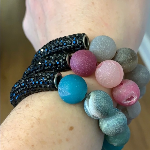 Agate druzy beaded stretch bracelet - Picture 3 of 7